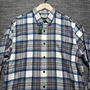 L.L. Bean Scotch Plaid Flannel Shirt Men's LT Blue LS Slightly Fitted Button Up